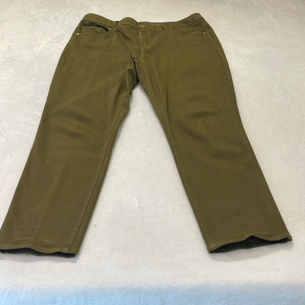 CHICOS SO SLIMMING GIRLFRIEND ANKLE SIZE 32/1.5 Olive Green Pants